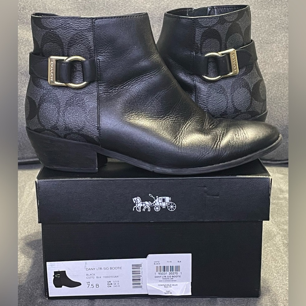 SOLD SOLD SOLD SOLD Coach Dany LTR-SIG Bootie Black Women’s Size 7.5 COACH